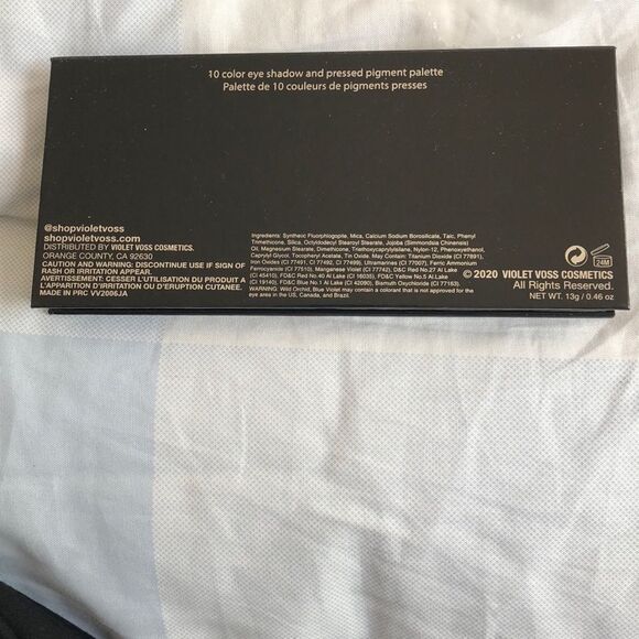 Violet Voss Essentials 2 Palette NIB - Picture 3 of 3